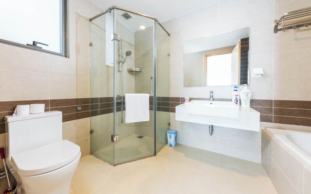 REM Rivergate Garden Pool Signature Apartments