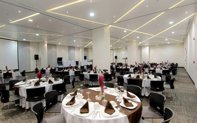 Ramada Encore by Wyndham Guadalajara