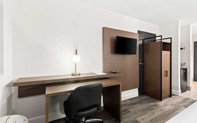 Surestay By Best Western Groves