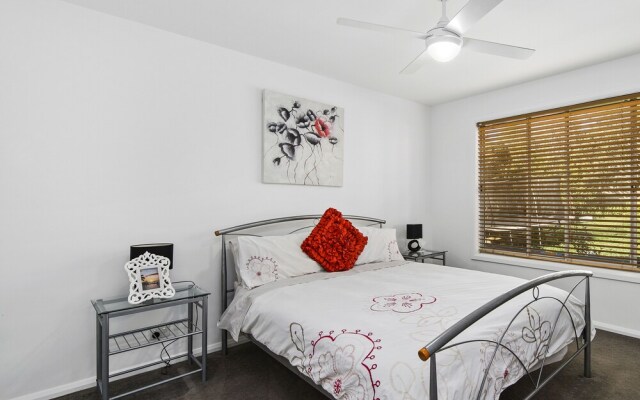 Sunny-Daze - Bonny Hills