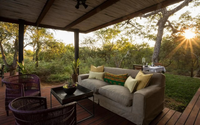 Moya Safari Villa