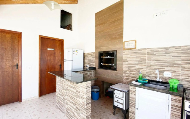 Maravilhoso sobrado com piscina e cascata