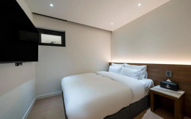 Brown Dot Hotel Pyeonghwa plaza