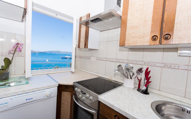 "apartment With Breathtaking sea View"