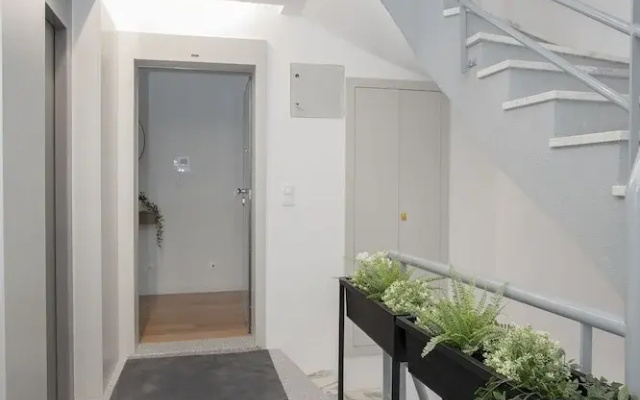 Liiiving -Luxury River View Apartment IV