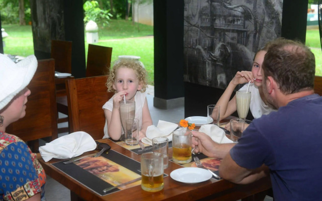 Nil Diya Mankada Safari Lodge