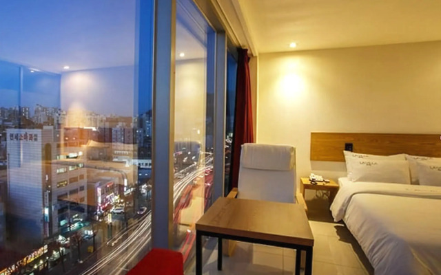 Lavilla Hotel