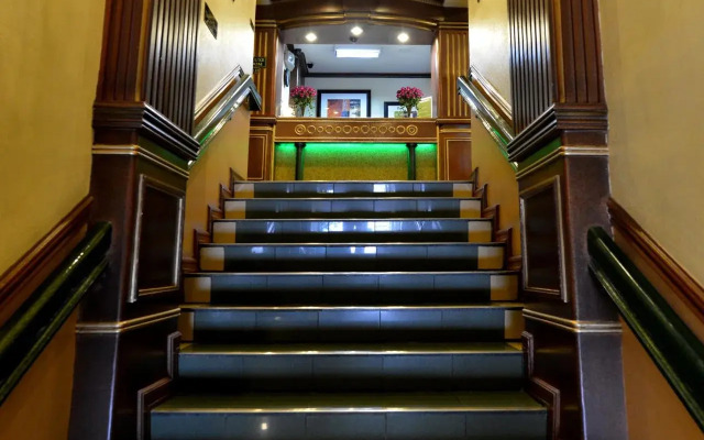 Paladin Hotel