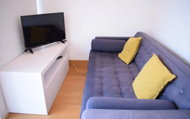 Modern 1 Bedroom Flat in Chelsea With Balcony