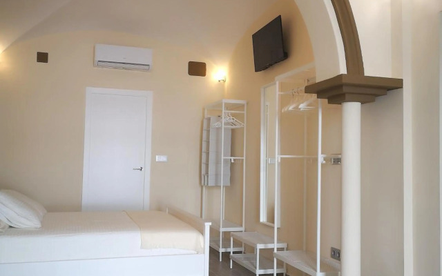 ERES EMÉRITA "Apartamentos & Suites"