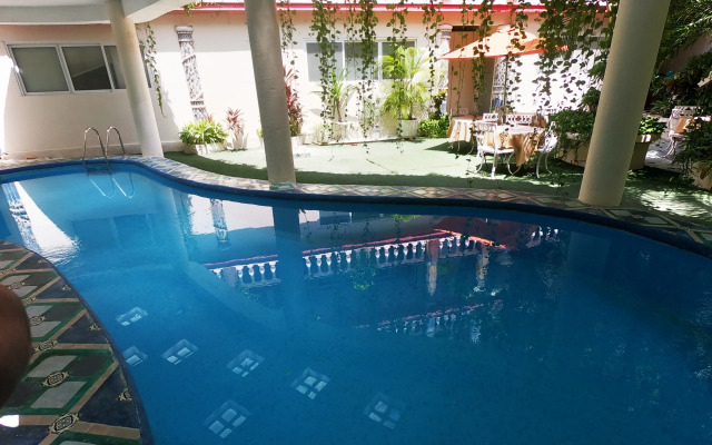 Maya del Mar on Fifth Avenue