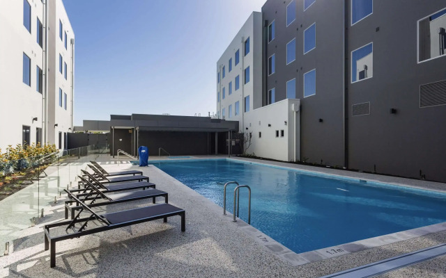 Ingot Hotel