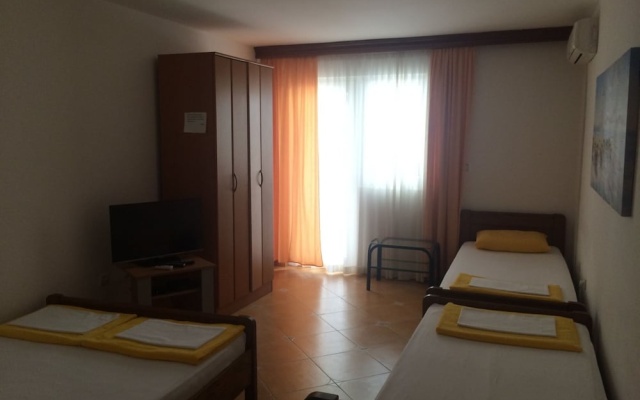 Apartments Aleksić, Bečići