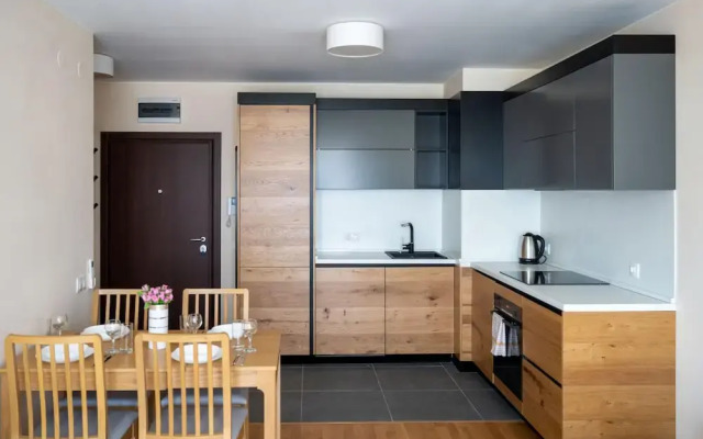 Spacious 1bdr Apartment in City Centre With Balcony