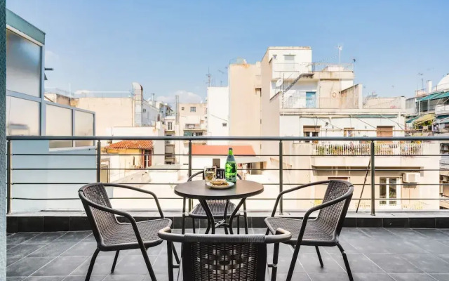 Sanders Home Suites - Bright Downtown 2-bdr. Apt