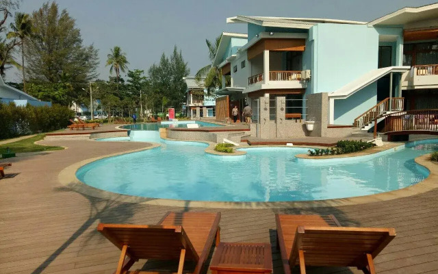 Azura Beach Resort