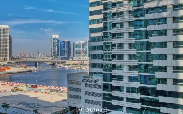 Manzil-1BR w Canal View near Dubai Mall