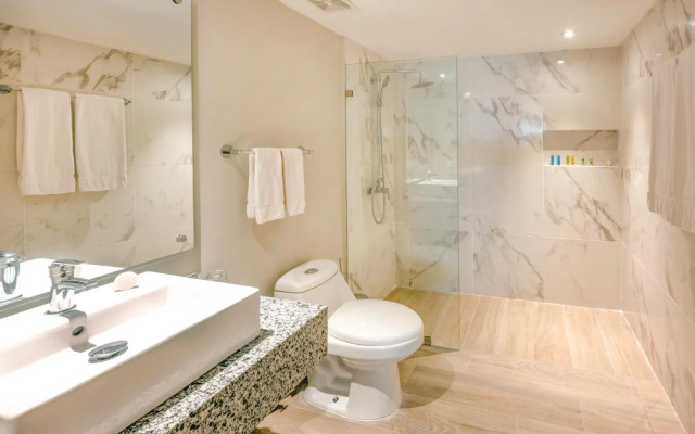 Coral Costa Caribe Beach Resort - All Inclusive
