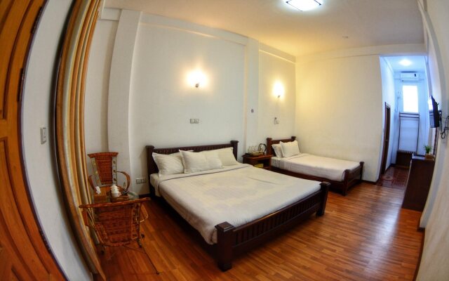 Hotel Spring