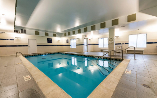 Radisson Hotel Fairview Heights - St. Louis