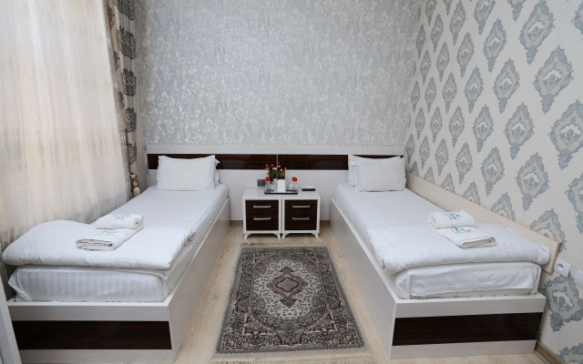 Отель Saroy Palace