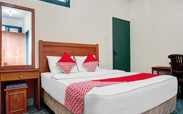 Capital O 90596 Hotel Griya Astoeti