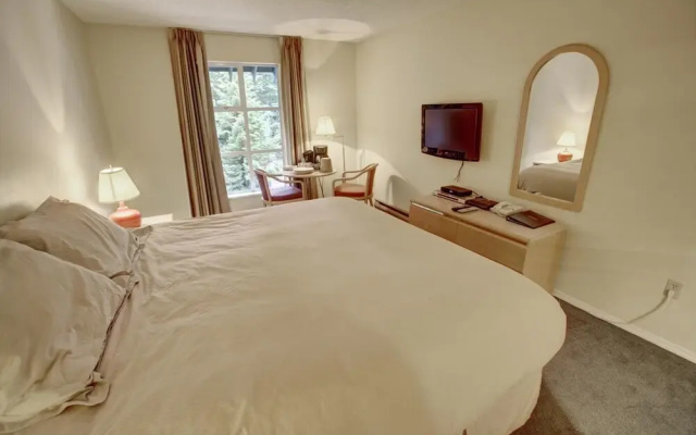 Glacier Lodge - Luxury Condo