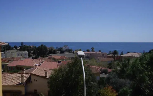 studio blue sea view