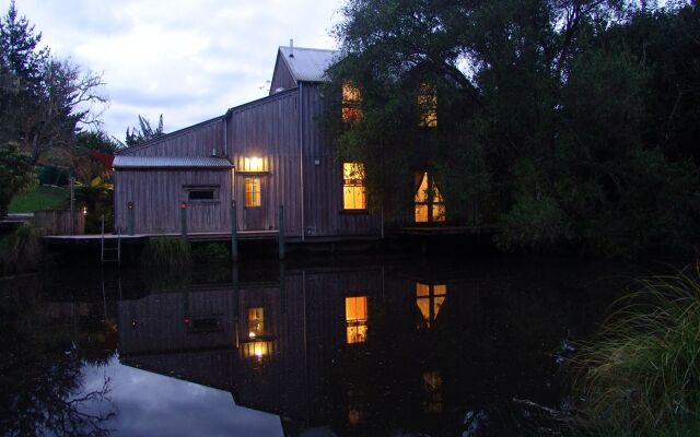 Orongo Bay Homestead