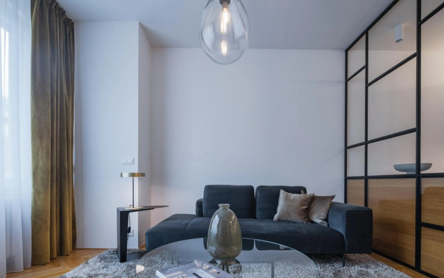 Sophisticated Apartment in Vinohrady by Prague Days