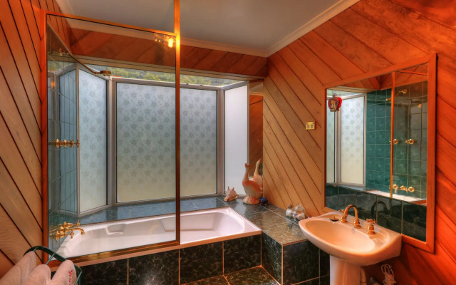 Rosebank Cottage Collection