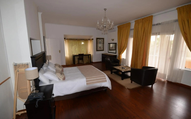 Attache Guest Lodge