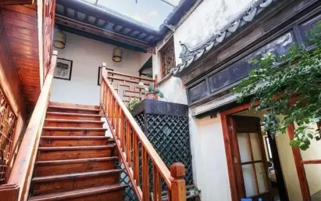Qianshe Mengli Shuixiang Linhe Inn