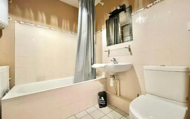 Apartment for 4 person 3min walk to GEMTramGare #C1