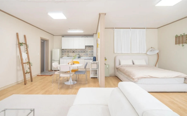 Yeosu Canada meo Village pet Pension