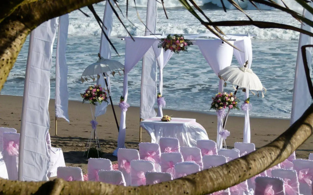 Legong Keraton Beach Hotel
