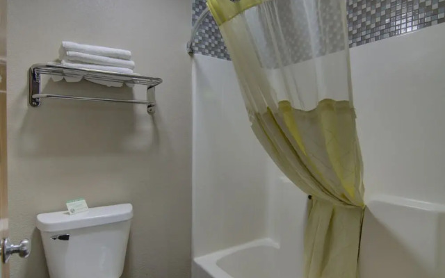 Westbridge Inn & Suites