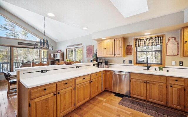 Wildwood Peaks 4 Bedroom Home by RedAwning