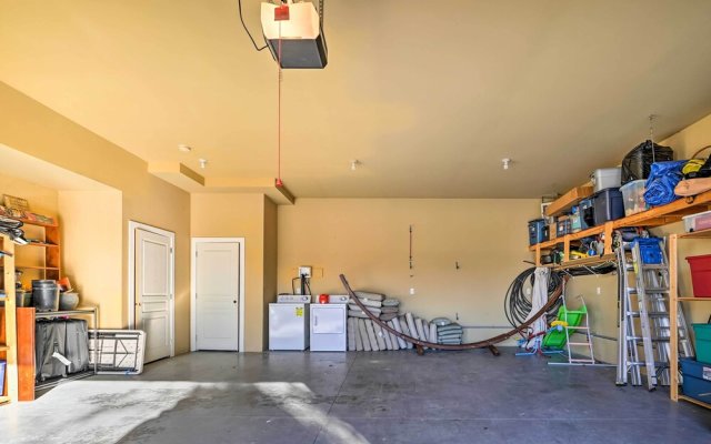 East Wenatchee Apt - 2 Miles From Columbia River!