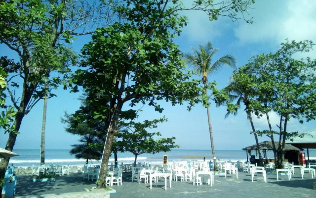 Azura Beach Resort