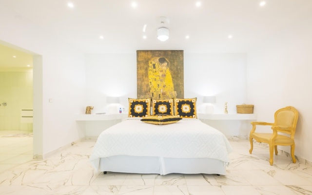 La Perla Estate - 7 BR Luxury Beachfront Villa With Utmost Privacy — фото 2