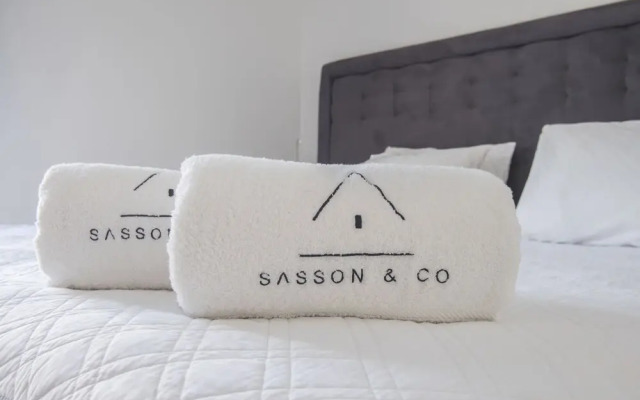 Sasson & Co Luxury 3Bed 3Bath Apartment Hilton Beach
