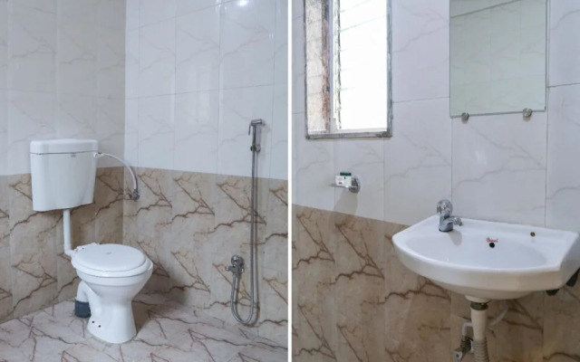 OYO 16670 Aradya Executive