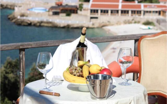 Beautiful Apartment in Utjeha With Wifi