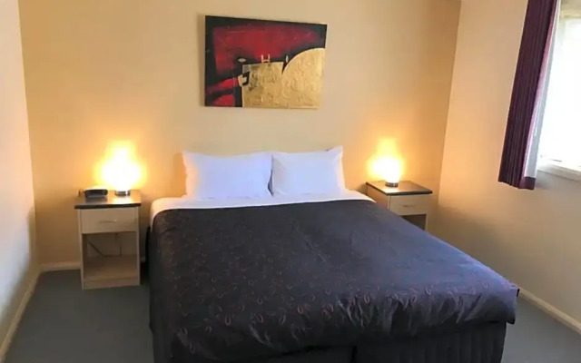 Sportsmans Motor Inn