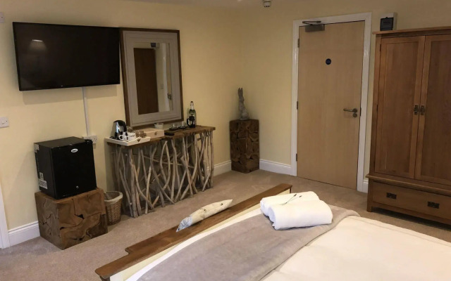 The Lodge at Broadway