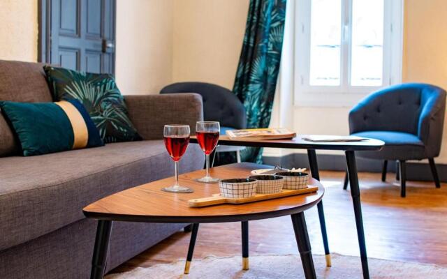 Appartement Privé Climatisé entre Arènes et Maison Carrée