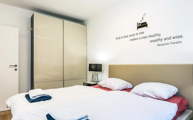 Modern 2bdr Apartment in Old Town- Best Location