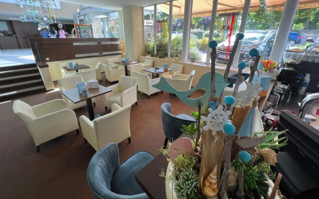 CE Plaza Hotel