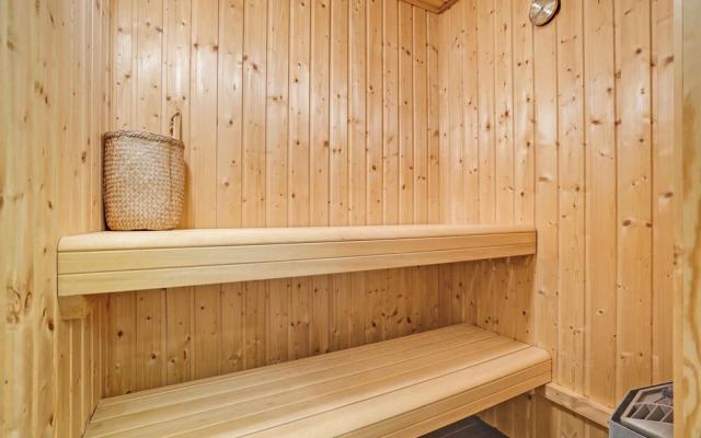Nice Apartment in Ebeltoft With 2 Bedrooms, Sauna and Wifi